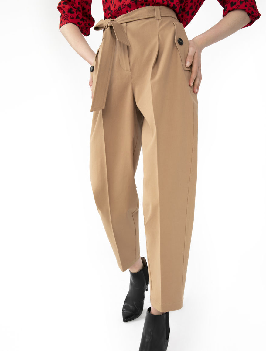 Pantaloni a carota Pantaloni a carota