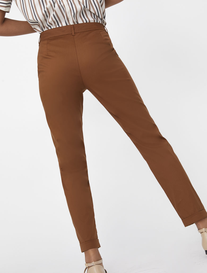 Semi-fitted trousers Semi-fitted trousers