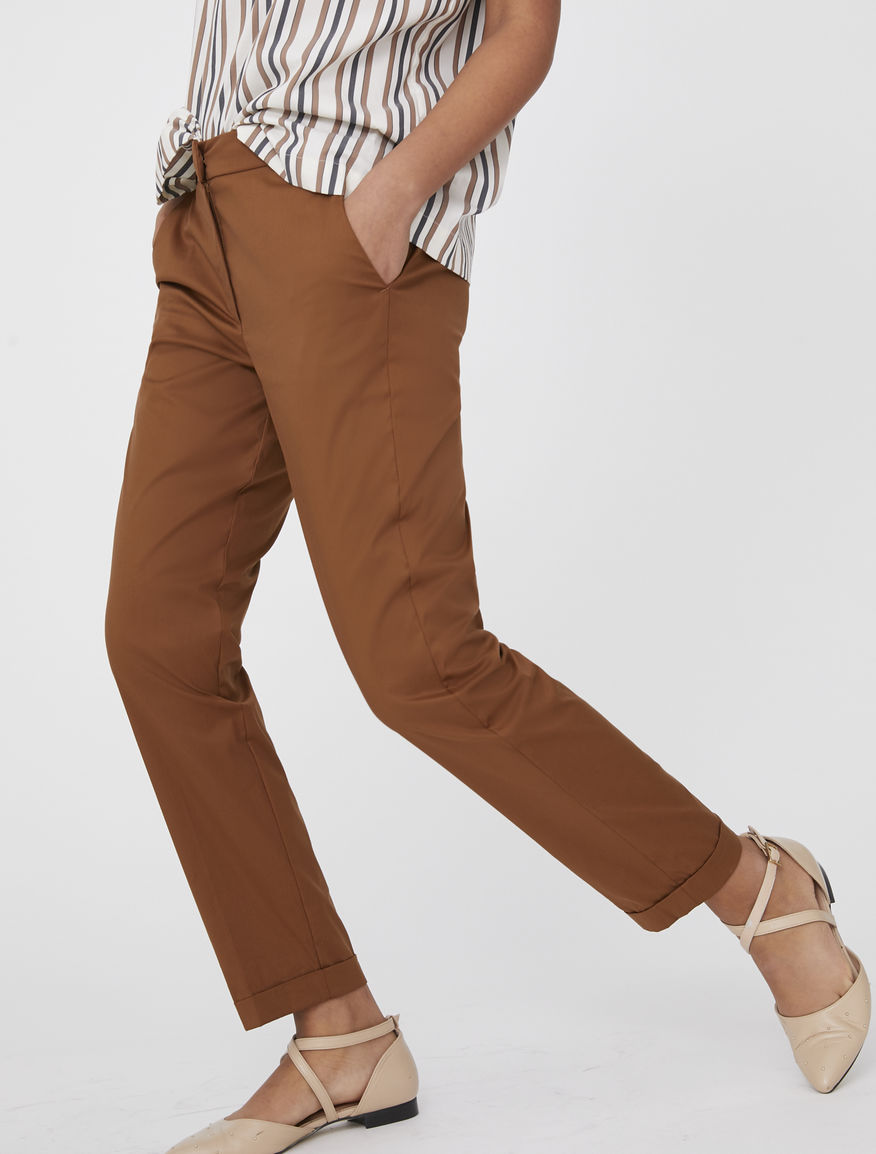 Semi-fitted trousers Semi-fitted trousers