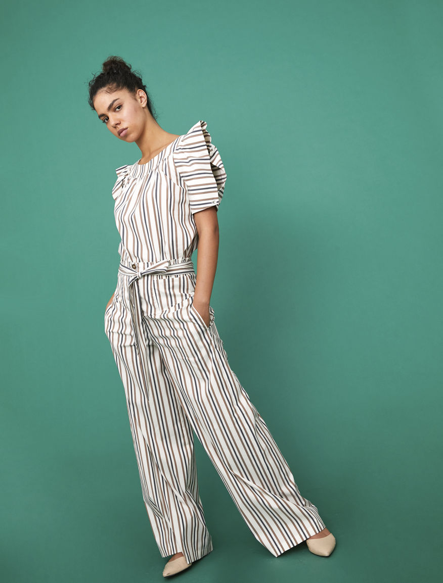 High-waisted trousers High-waisted trousers