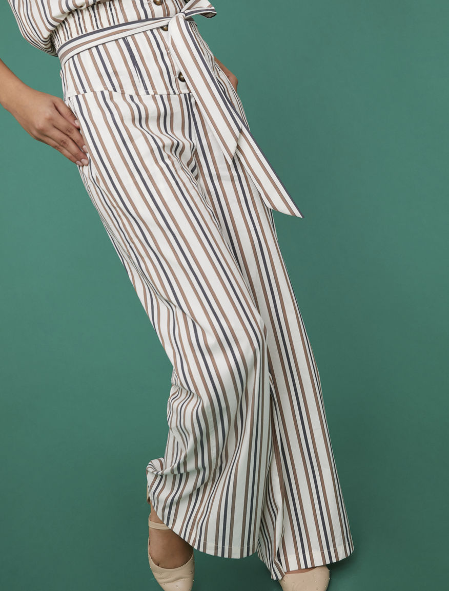High-waisted trousers High-waisted trousers