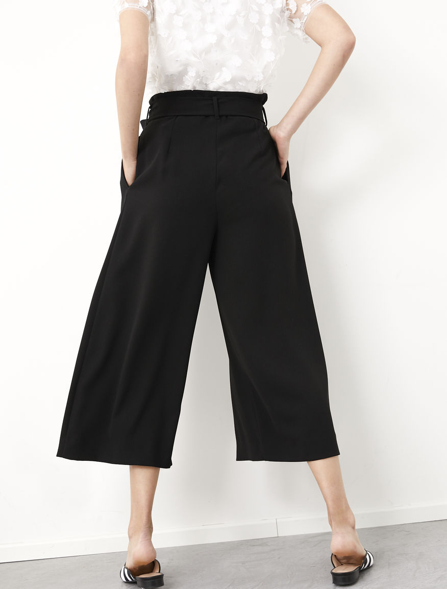 Pantaloni cropped Pantaloni cropped