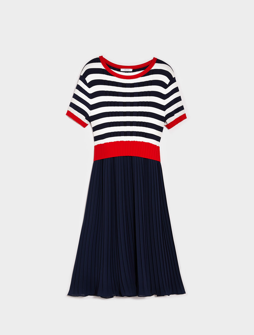 Fit-and-flare dressFit-and-flare dress Fit-and-flare dressFit-and-flare dress