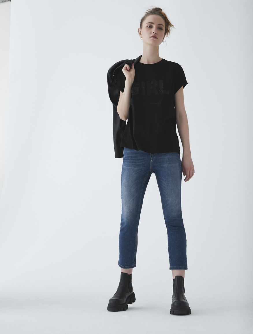 High-waisted jeans High-waisted jeans