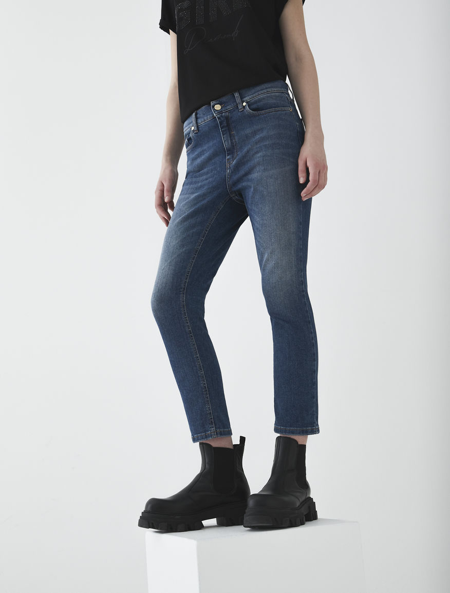 High-waisted jeans High-waisted jeans