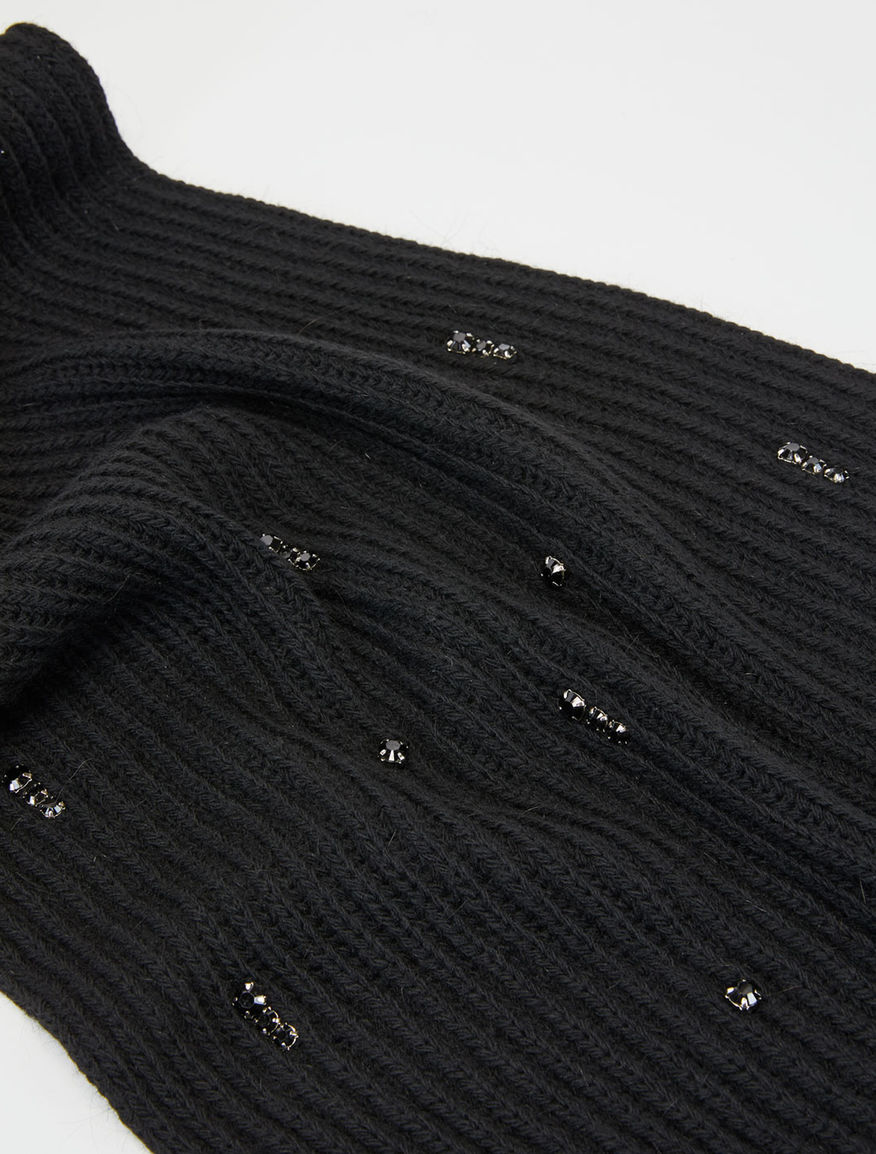 Rhinestone-embellished scarf Rhinestone-embellished scarf