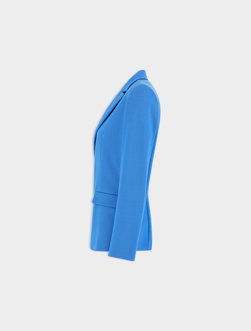 Semi-fitted blazer Semi-fitted blazer