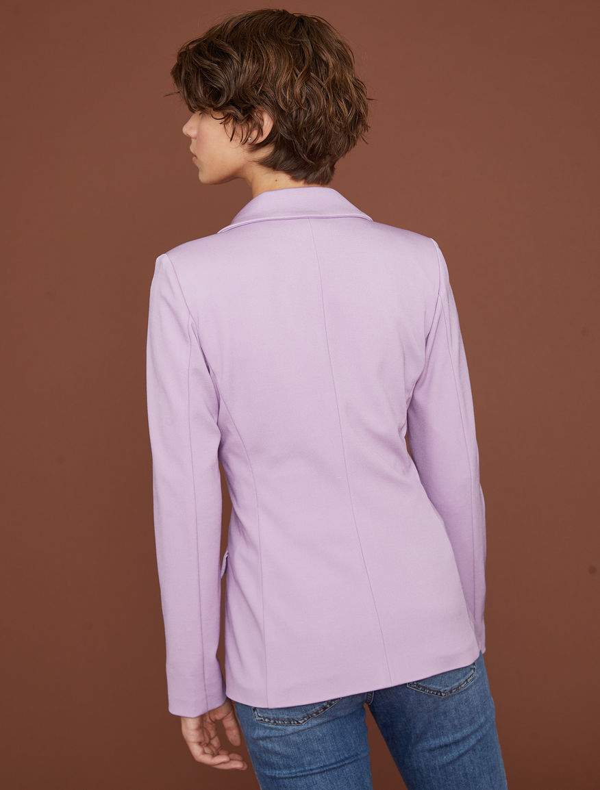 Semi-fitted blazer Semi-fitted blazer