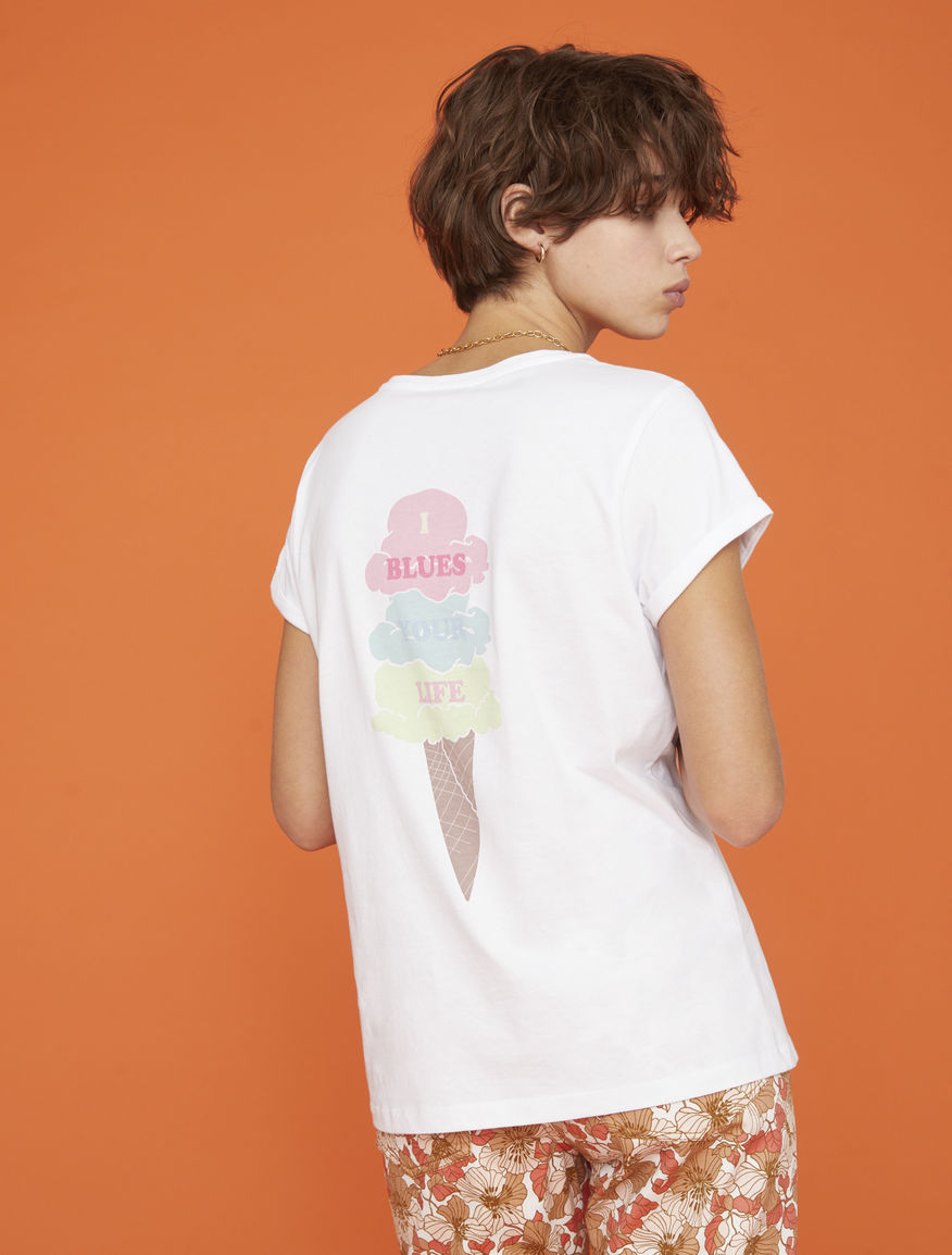 T-shirt ricamata T-shirt ricamata