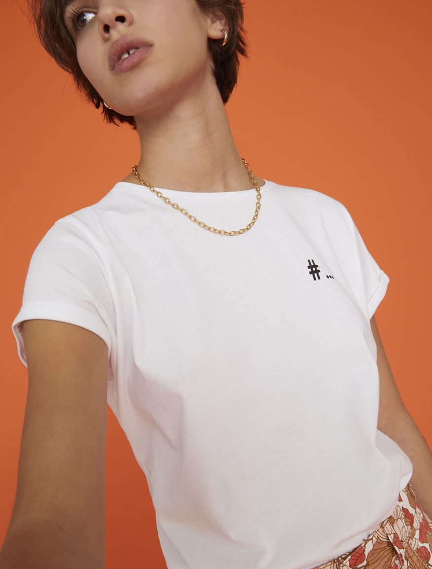T-shirt ricamata T-shirt ricamata