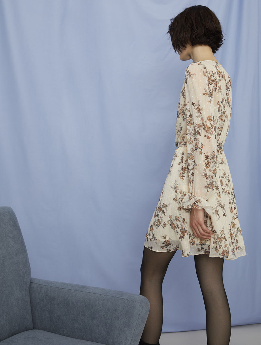 Flowing dress Flowing dress
