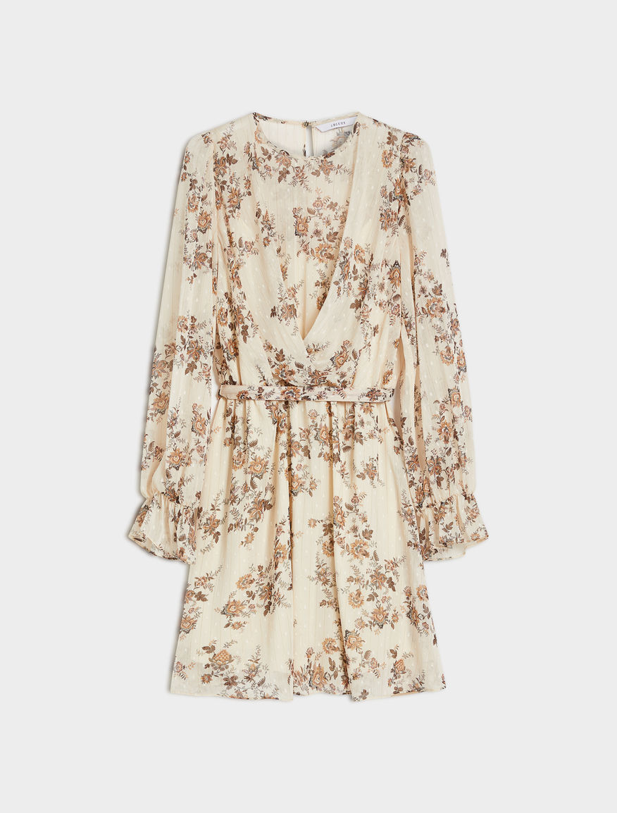 Flowing dress Flowing dress