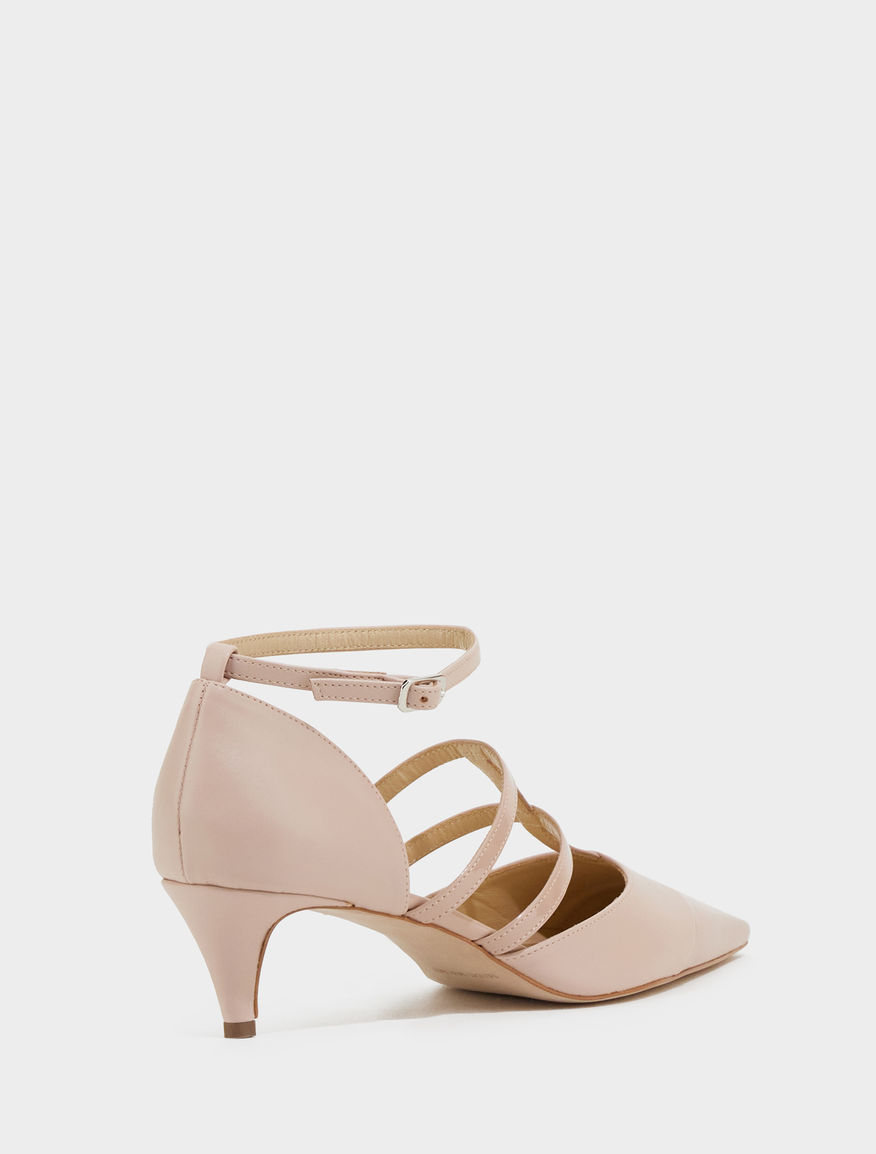 Pointed-toe court shoes Pointed-toe court shoes