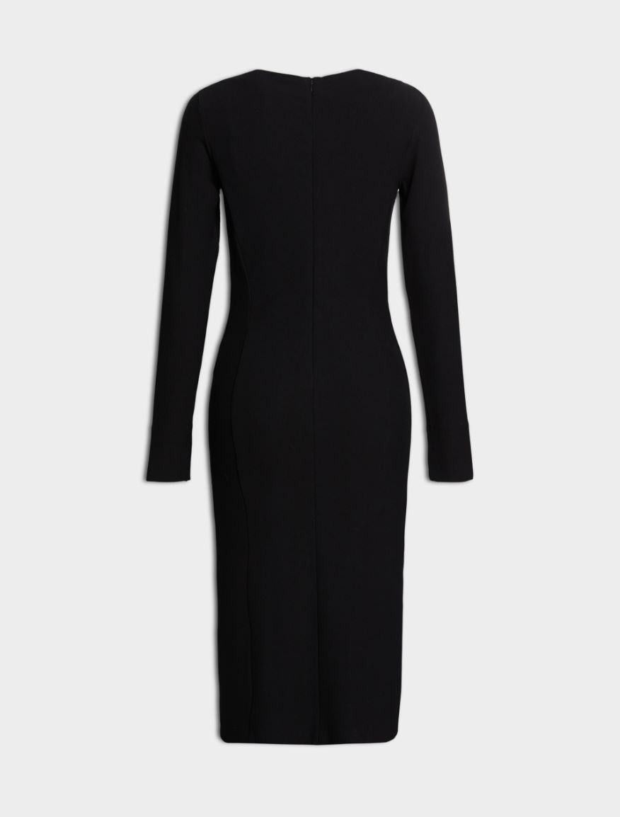 Semi-fitted dress Semi-fitted dress