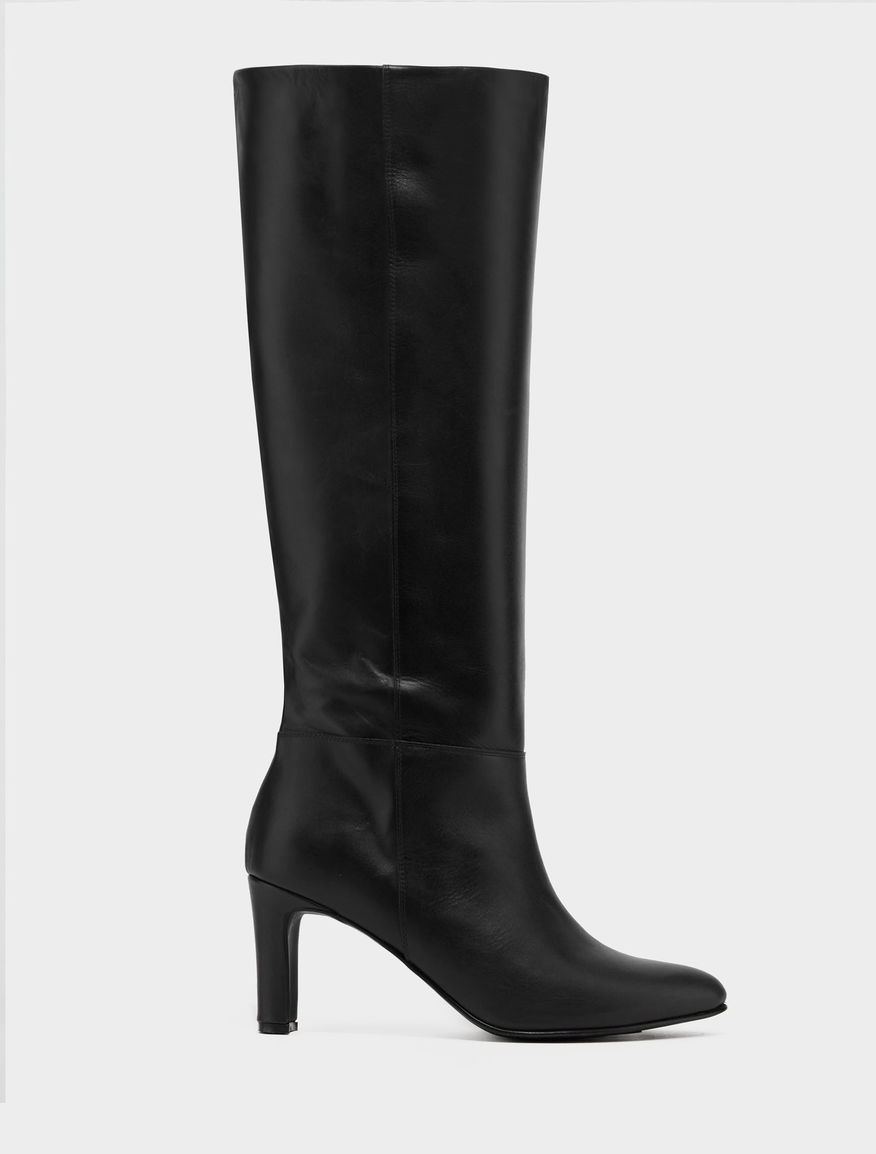Leather boots Leather boots