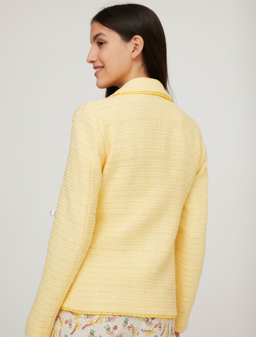 Semi-fitted blazer Semi-fitted blazer