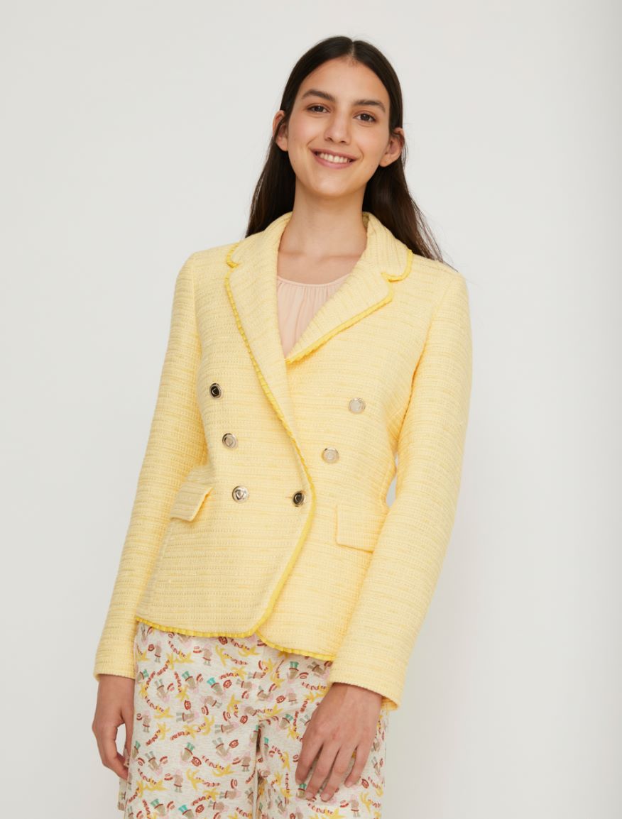 Semi-fitted blazer Semi-fitted blazer