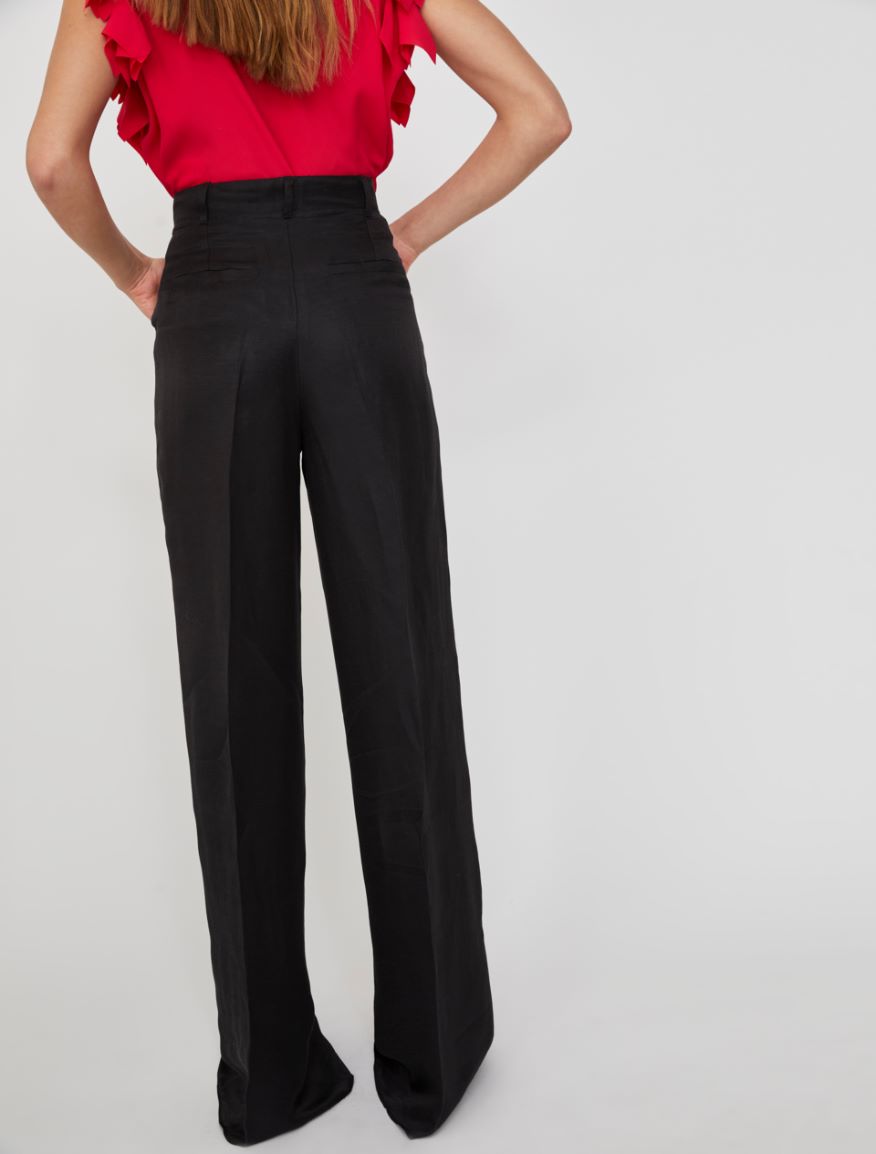 High-waisted trousers High-waisted trousers