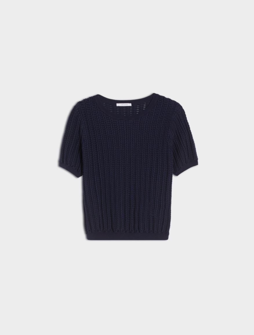 Semi-fitted sweater Semi-fitted sweater