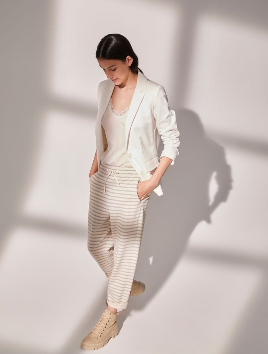 Semi-fitted blazer Semi-fitted blazer
