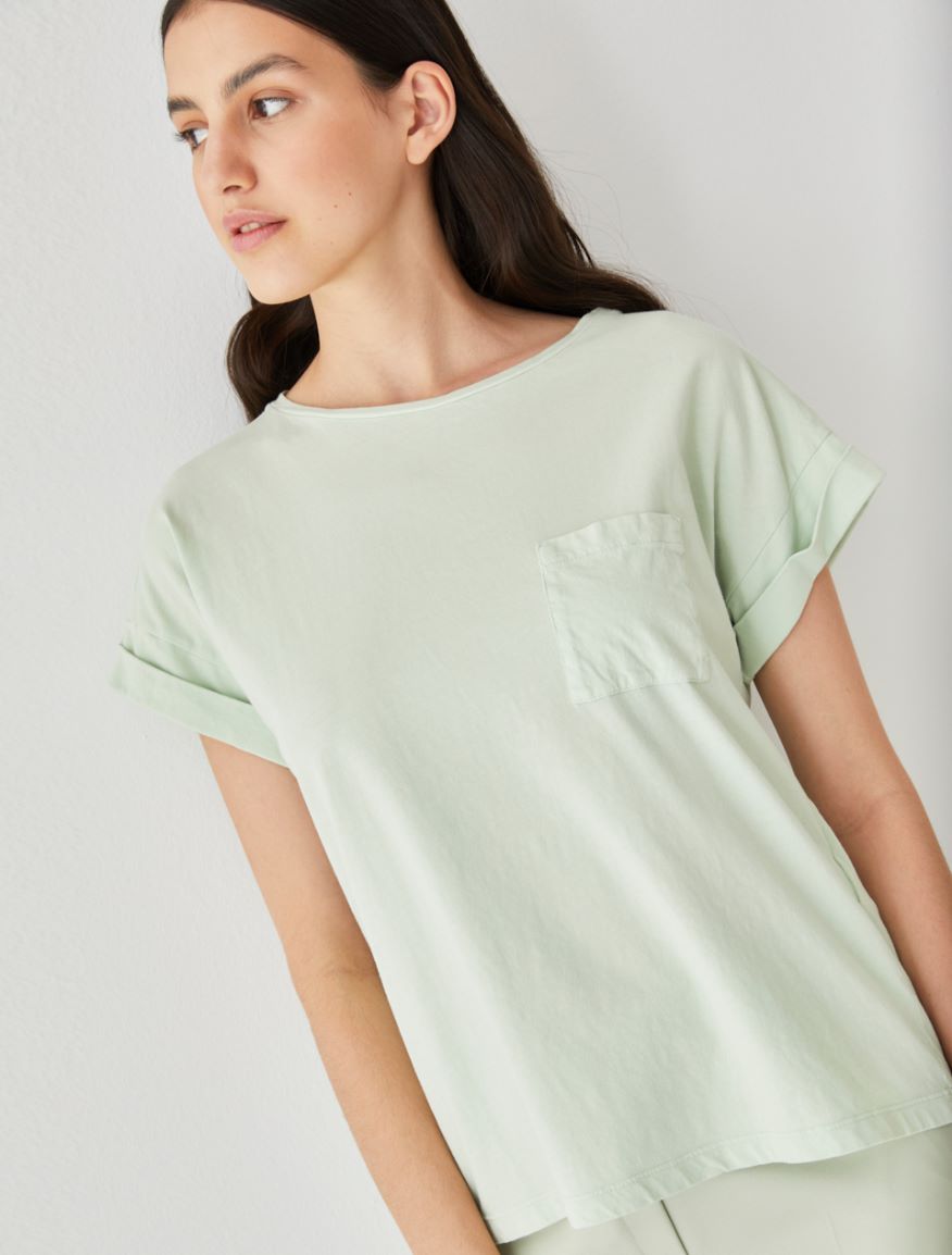 Boxy-fit T-shirt Boxy-fit T-shirt