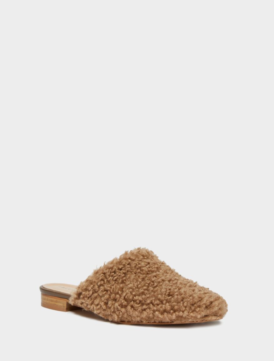 Low-heeled mules Low-heeled mules