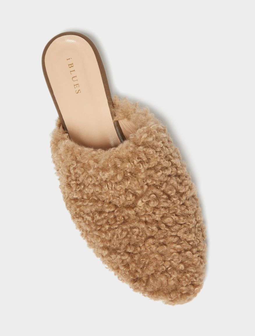 Low-heeled mules Low-heeled mules