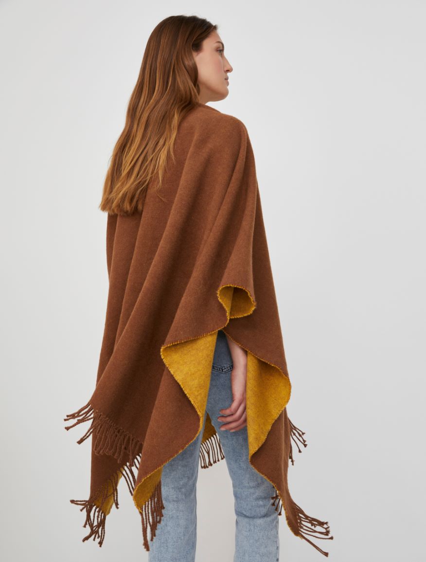 Fringed cape Fringed cape