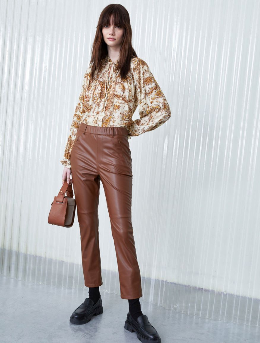 Slim-fitting trousers Slim-fitting trousers