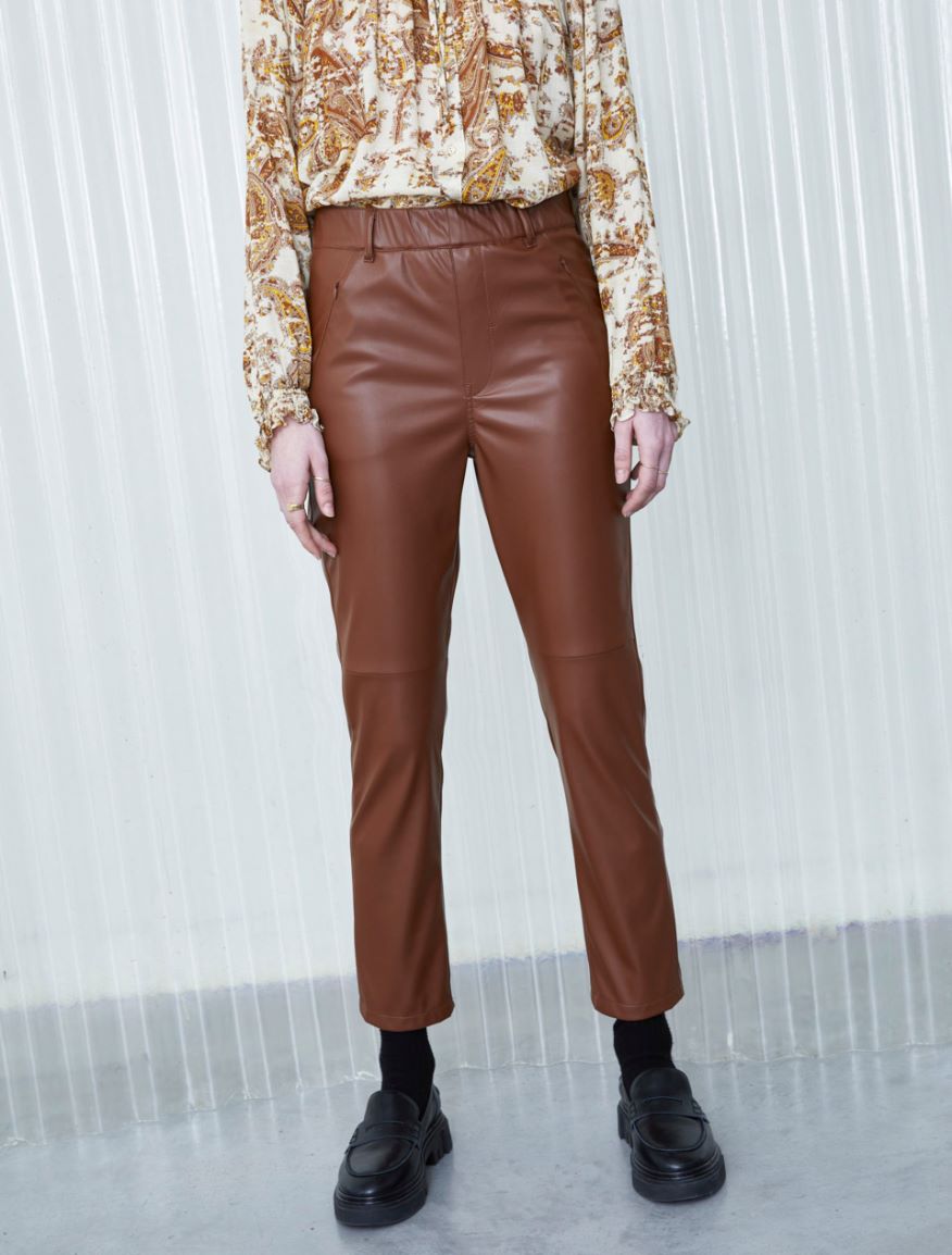 Slim-fitting trousers Slim-fitting trousers