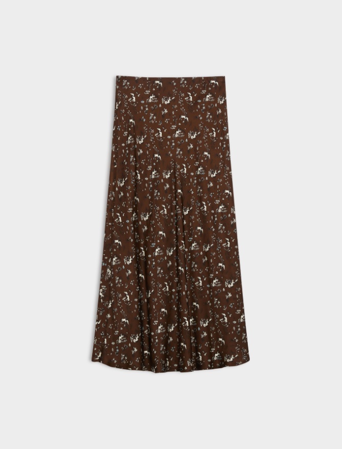 Figure-skimming skirt - 