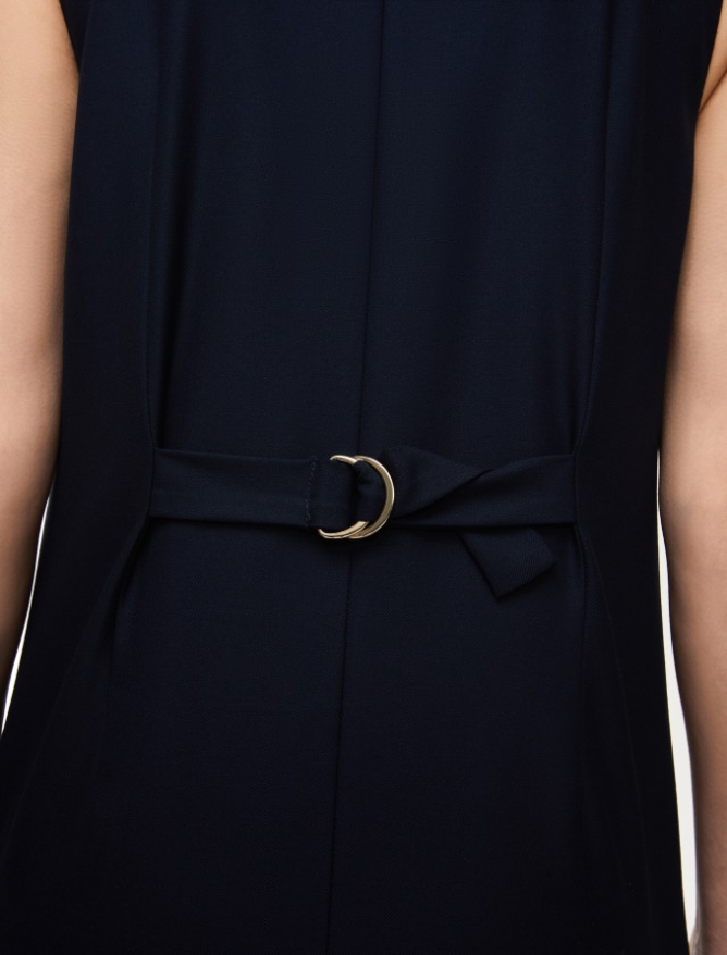 Sleeveless dress - 