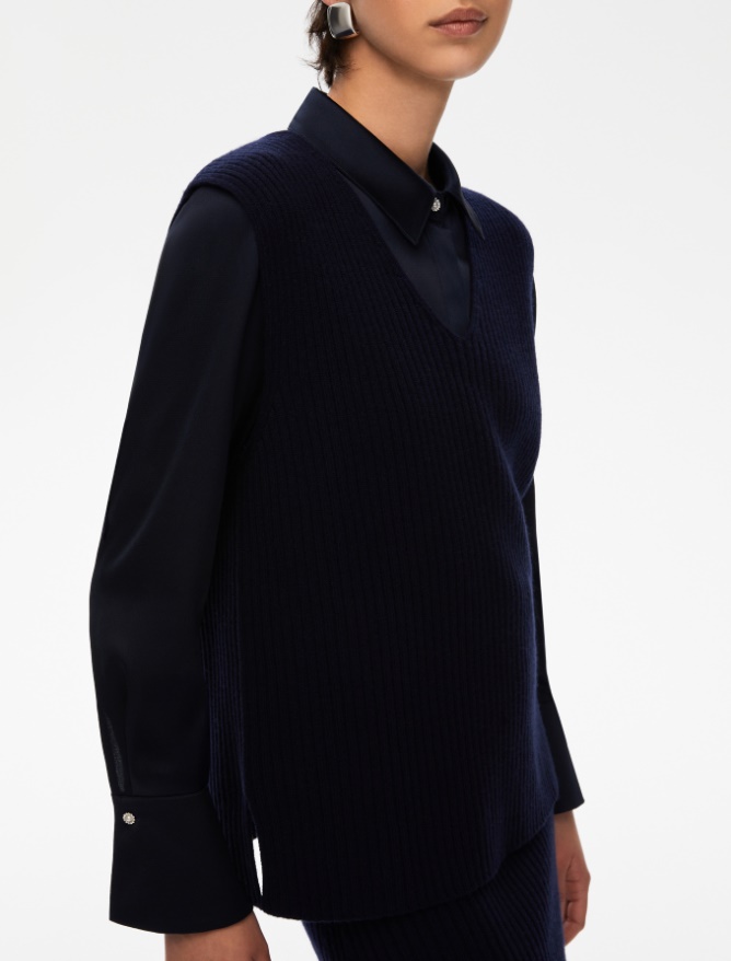 V-neck gilet - 