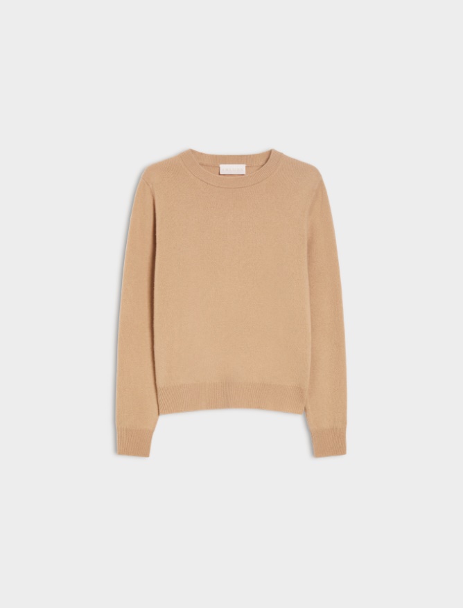 Figure-skimming sweater - 