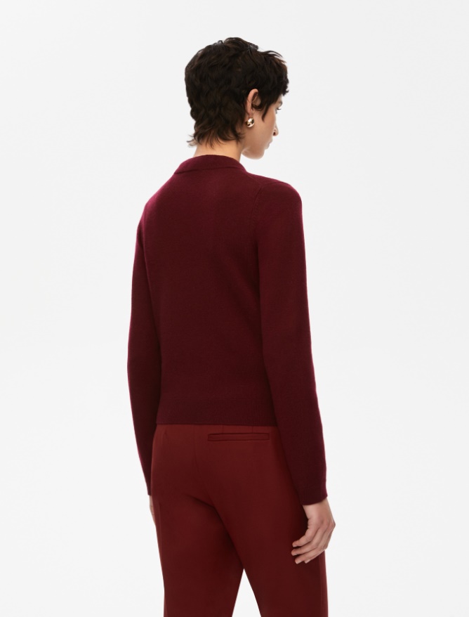 Semi-fitted sweater - 