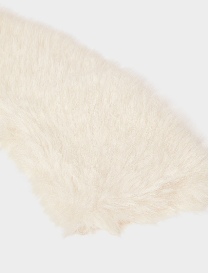 Fluffy collar - 