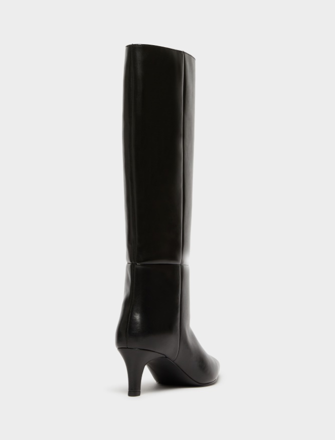 Kitten-heel boots - 