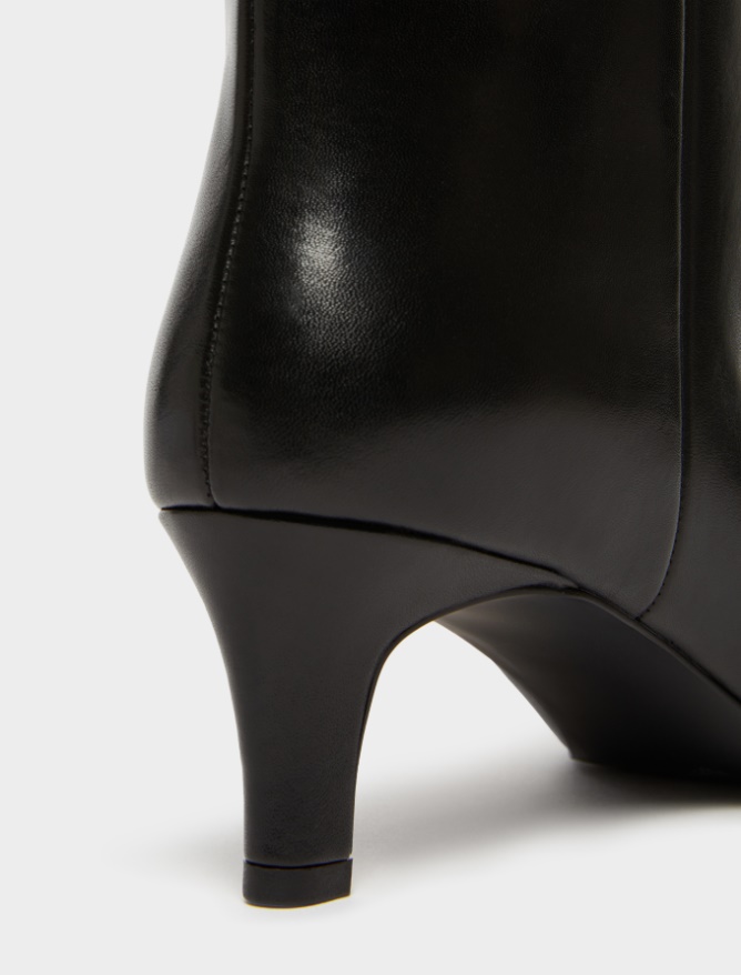 Kitten-heel boots - 