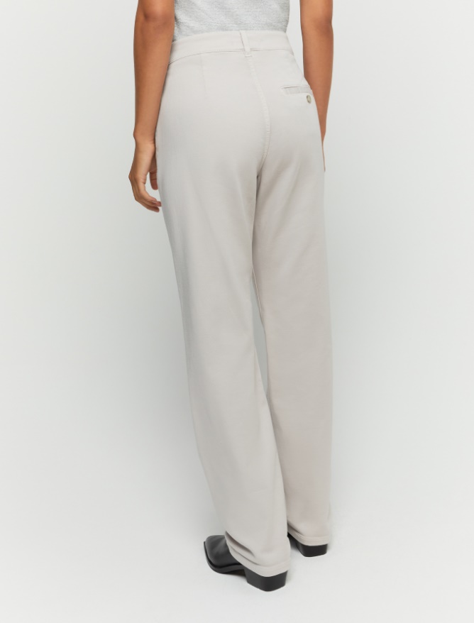 Semi-fitted trousers - 