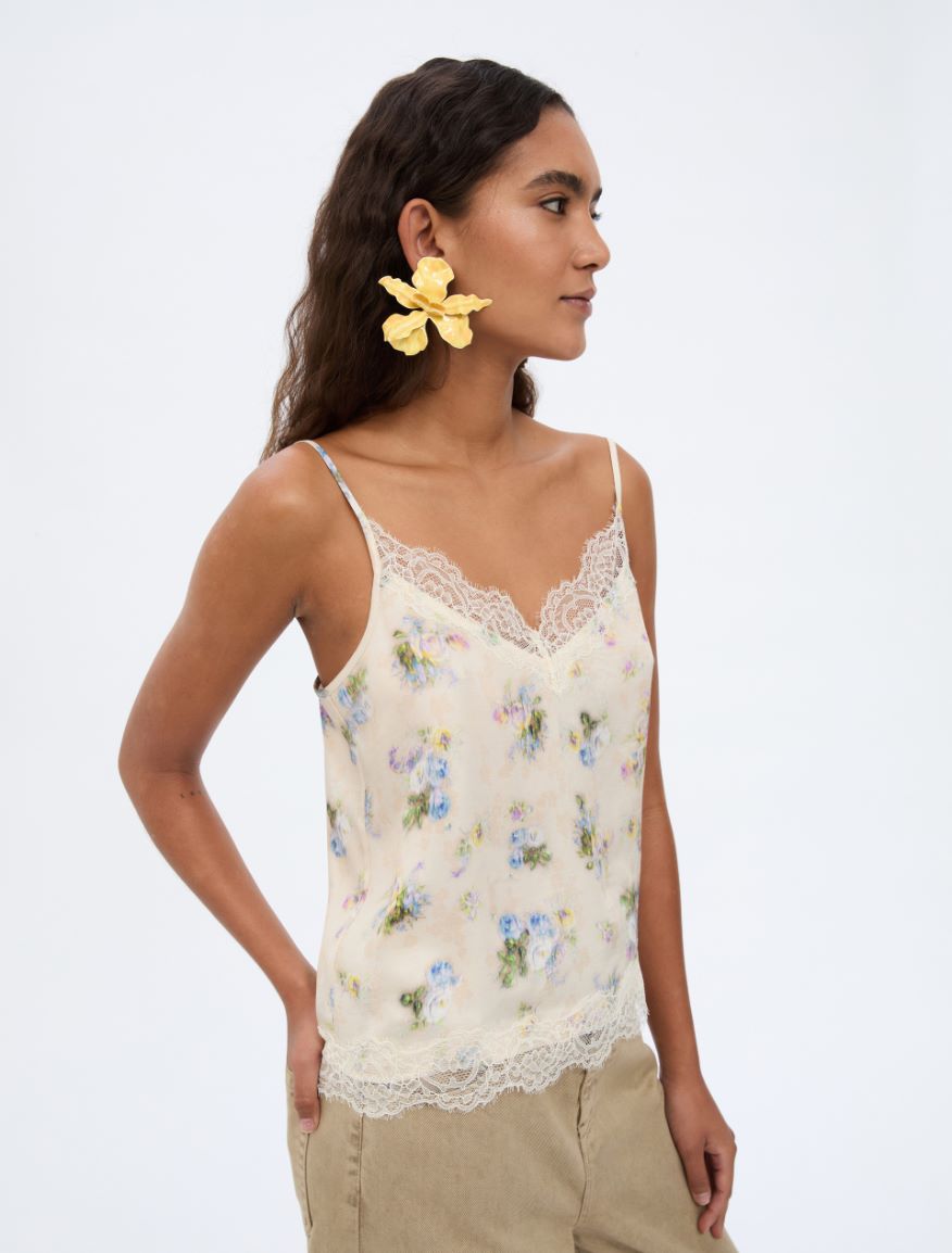 Figure-skimming top - CREAM - Iblues