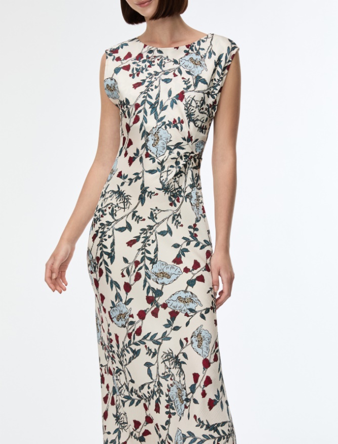 Figure-skimming dress - 