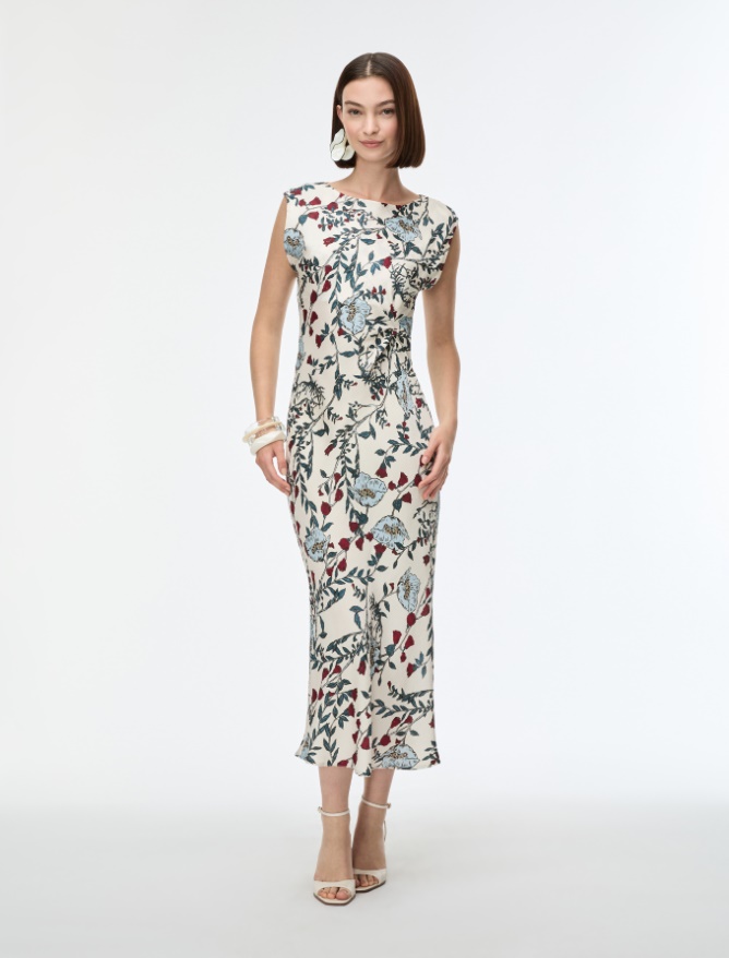 Figure-skimming dress - 