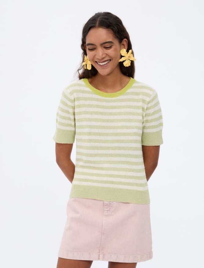 Semi-fitted sweater - 