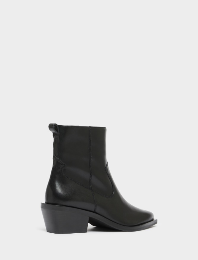 Cowboy boots - 
