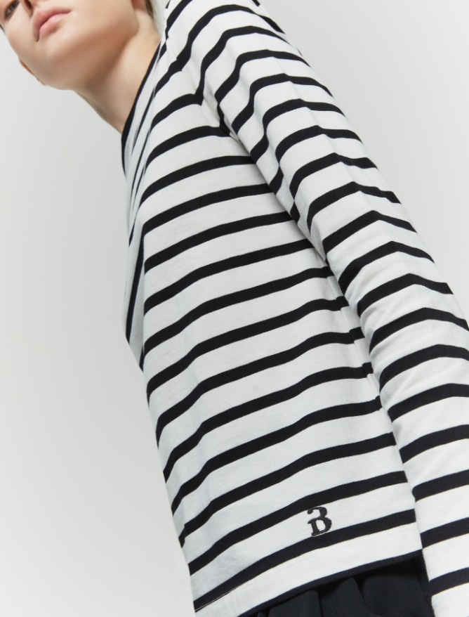 Semi-fitted T-shirt - 
