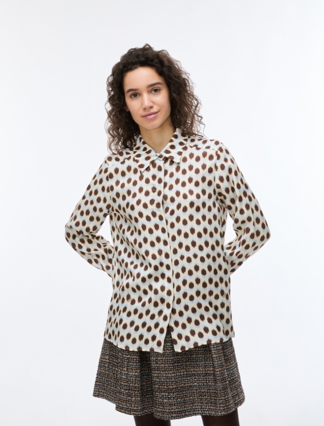 Figure-skimming shirt - 